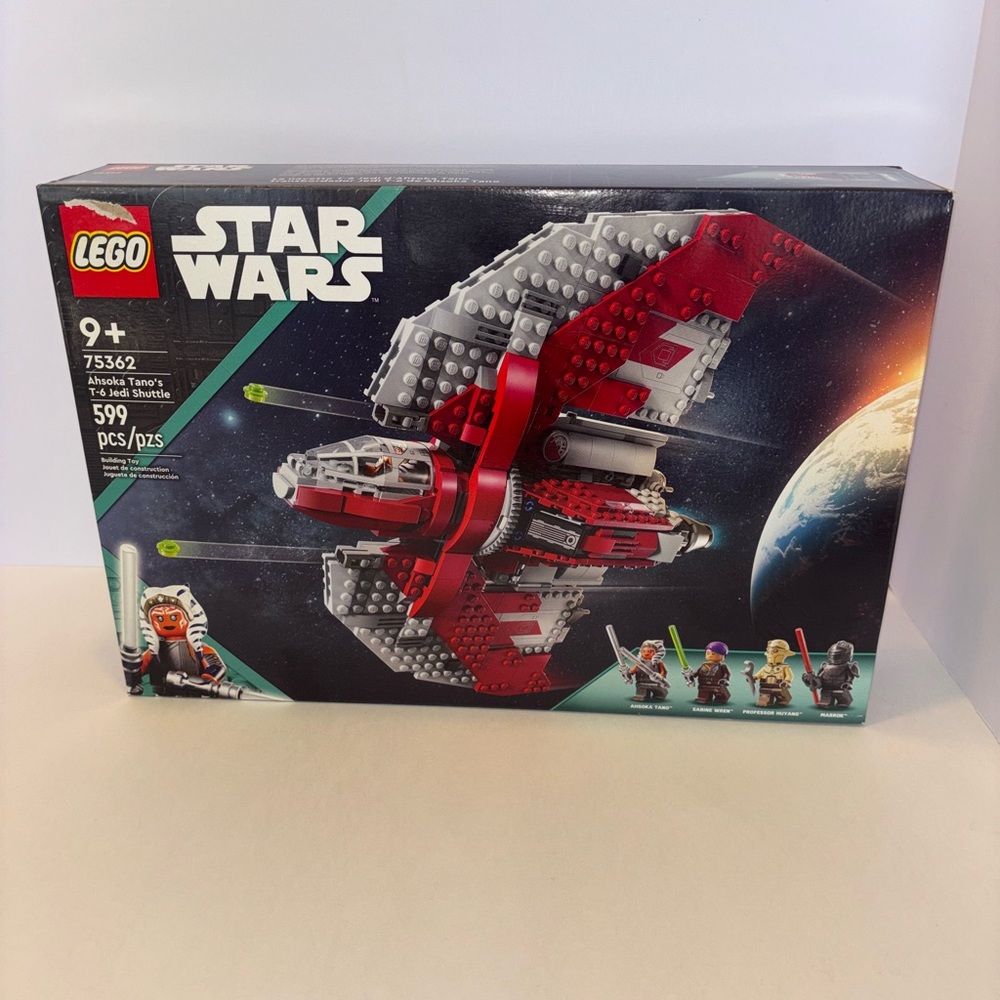 Star Wars Lego Ahsoka Tano’s T-6 Jedi Shuttle - Picture 2 of 3
